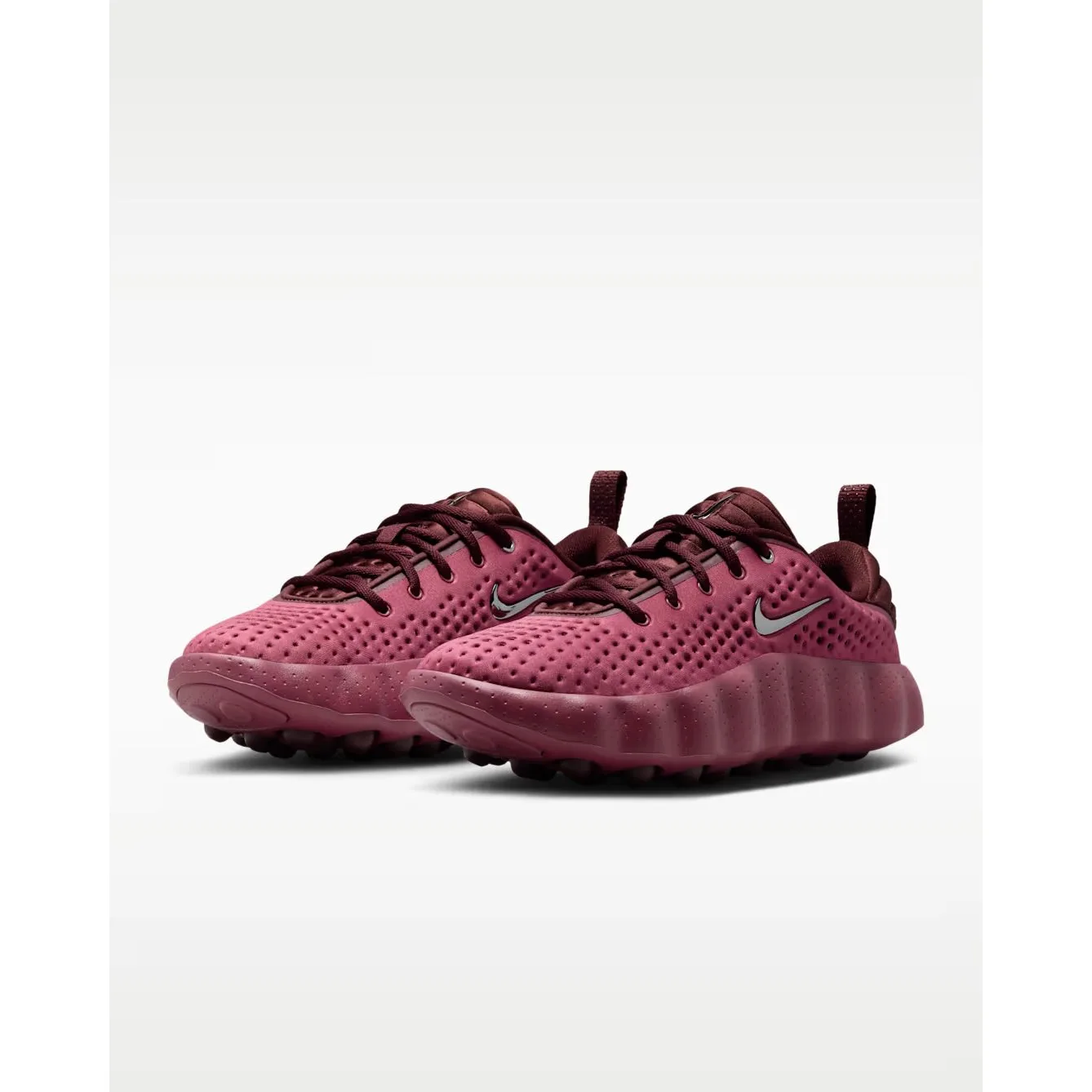 Nike Mind 002 Women's Pregame Shoes